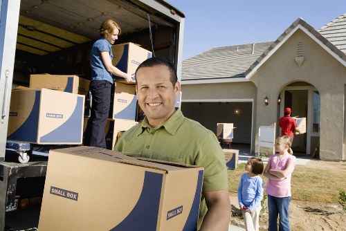 Local removals service working in Camden